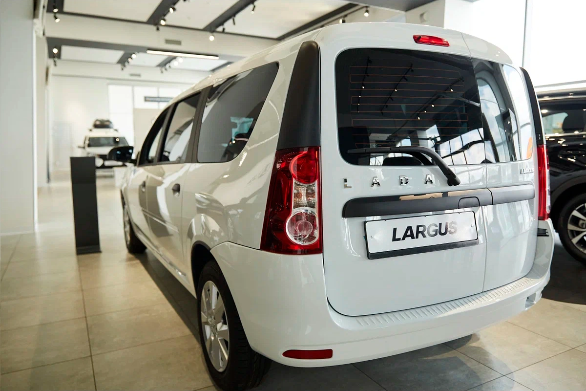 Lada Largus в Новосибирск - еще фото
